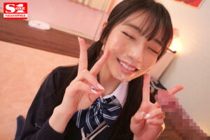 女優B